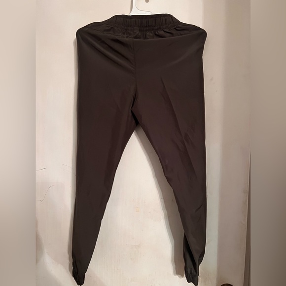 Nike Joggers - Picture 2 of 3